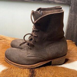 Womens Peter Nappi all Leather boots with lace size 37 check them out very nice